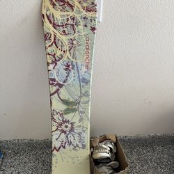 Avalanche Bliss Girls Snowboard 