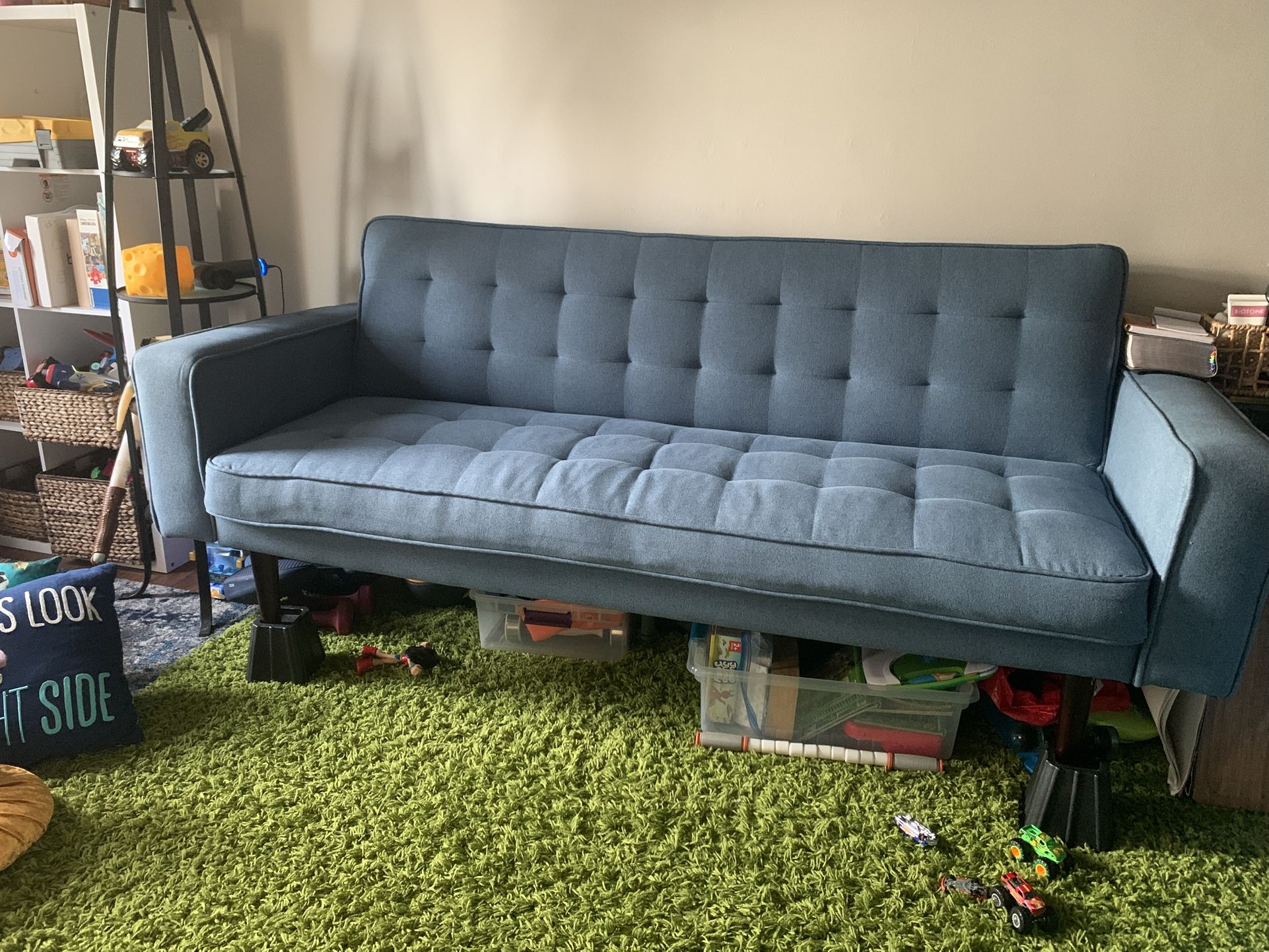 Like New Twin xL Sleeper Sofa