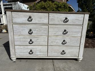 White Ashley 6 Drawer Dresser Chest of Drawers Furniture Great Condition 