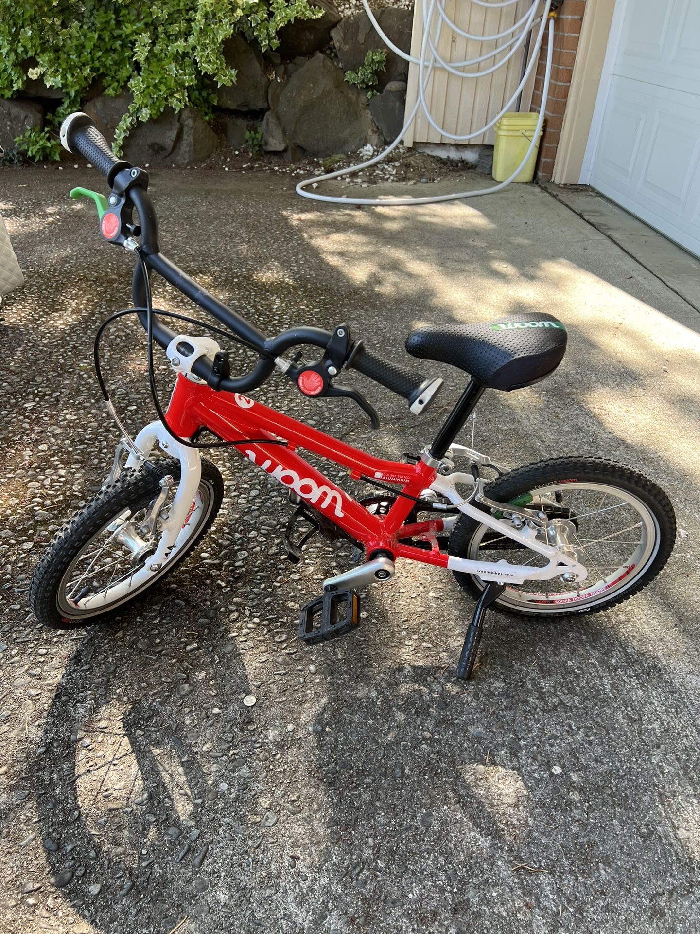 Red Woom 2 Bike Kids Bicycle
