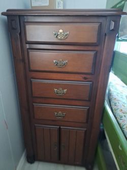 Wood dresser