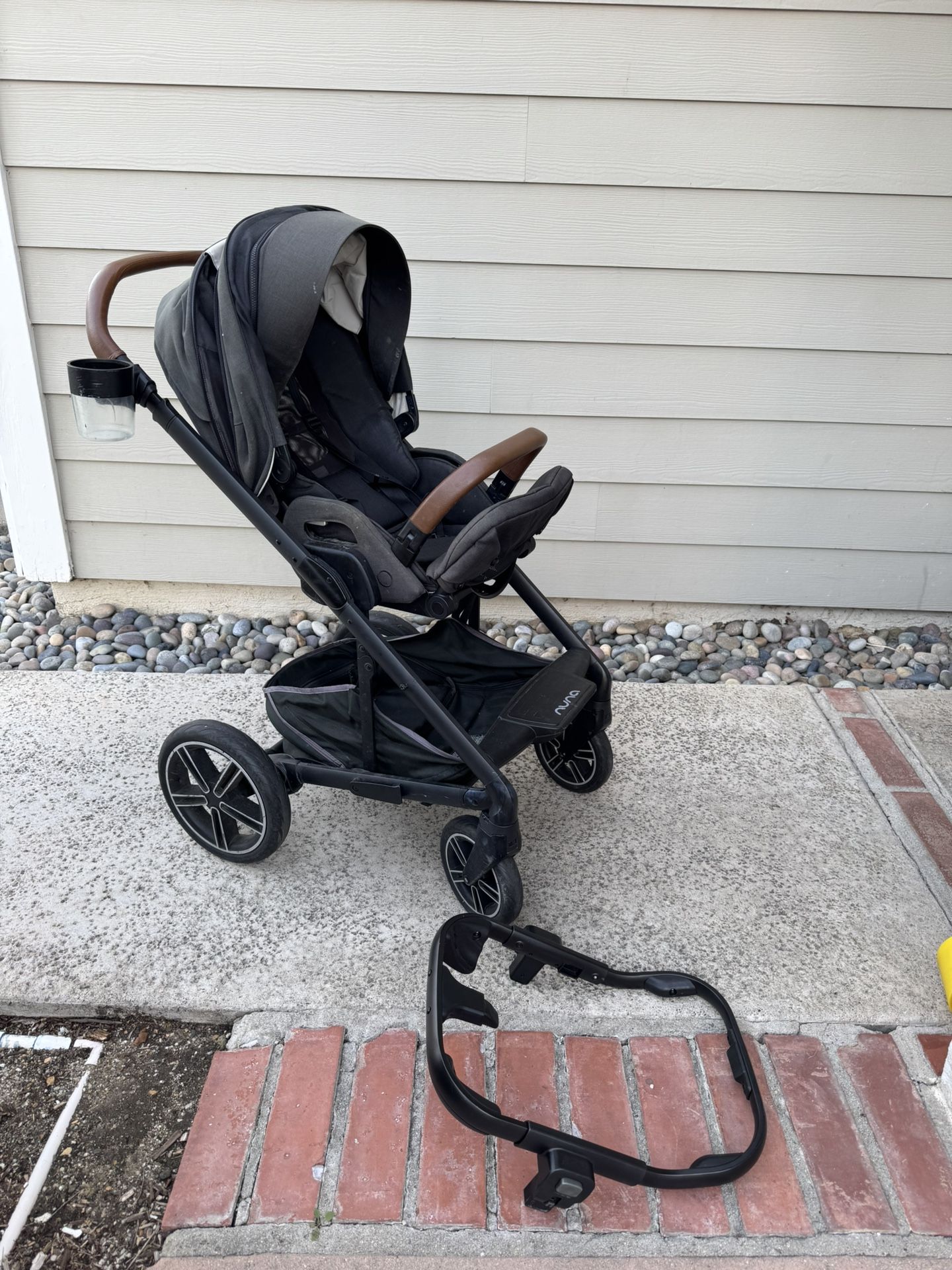 Nuna Stroller with Car Seat Adapter 