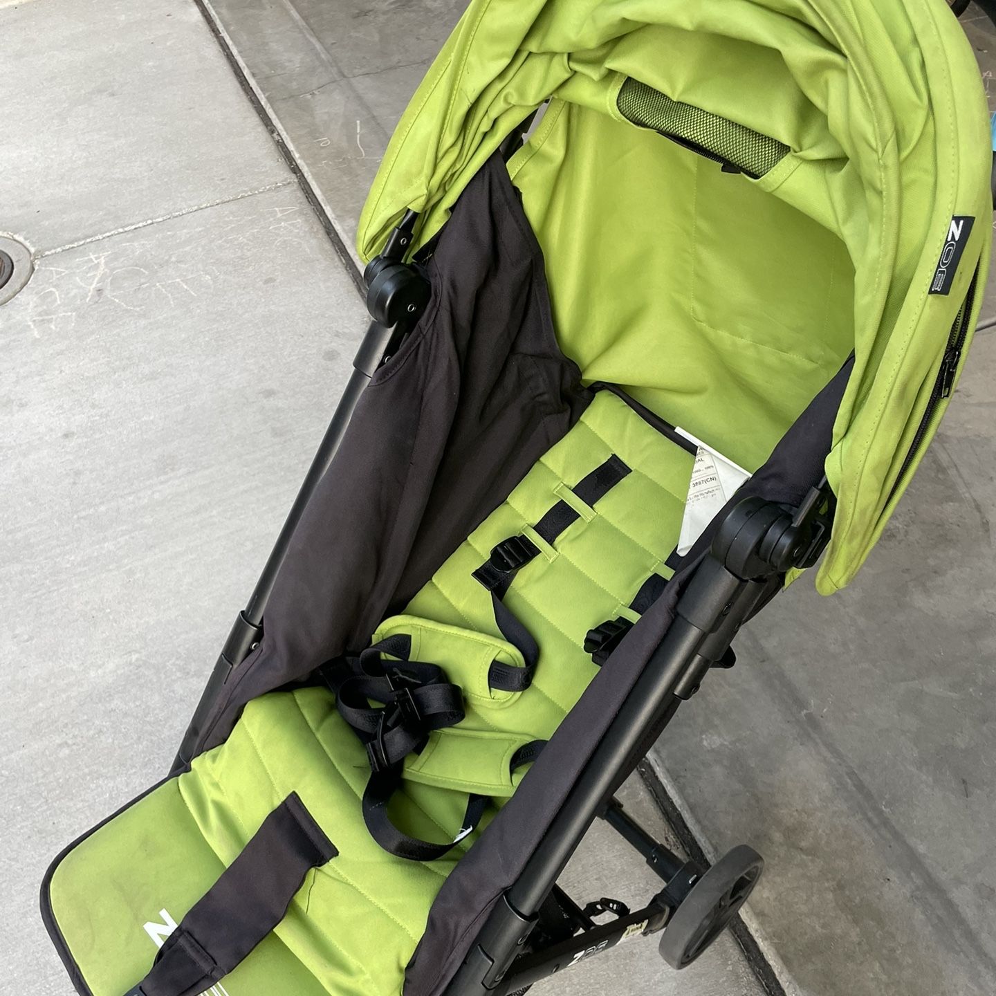 Stroller fitting Into Overhead Luggage Compartments