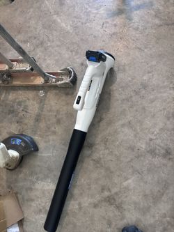 Hart brand weedeater an leaf blower