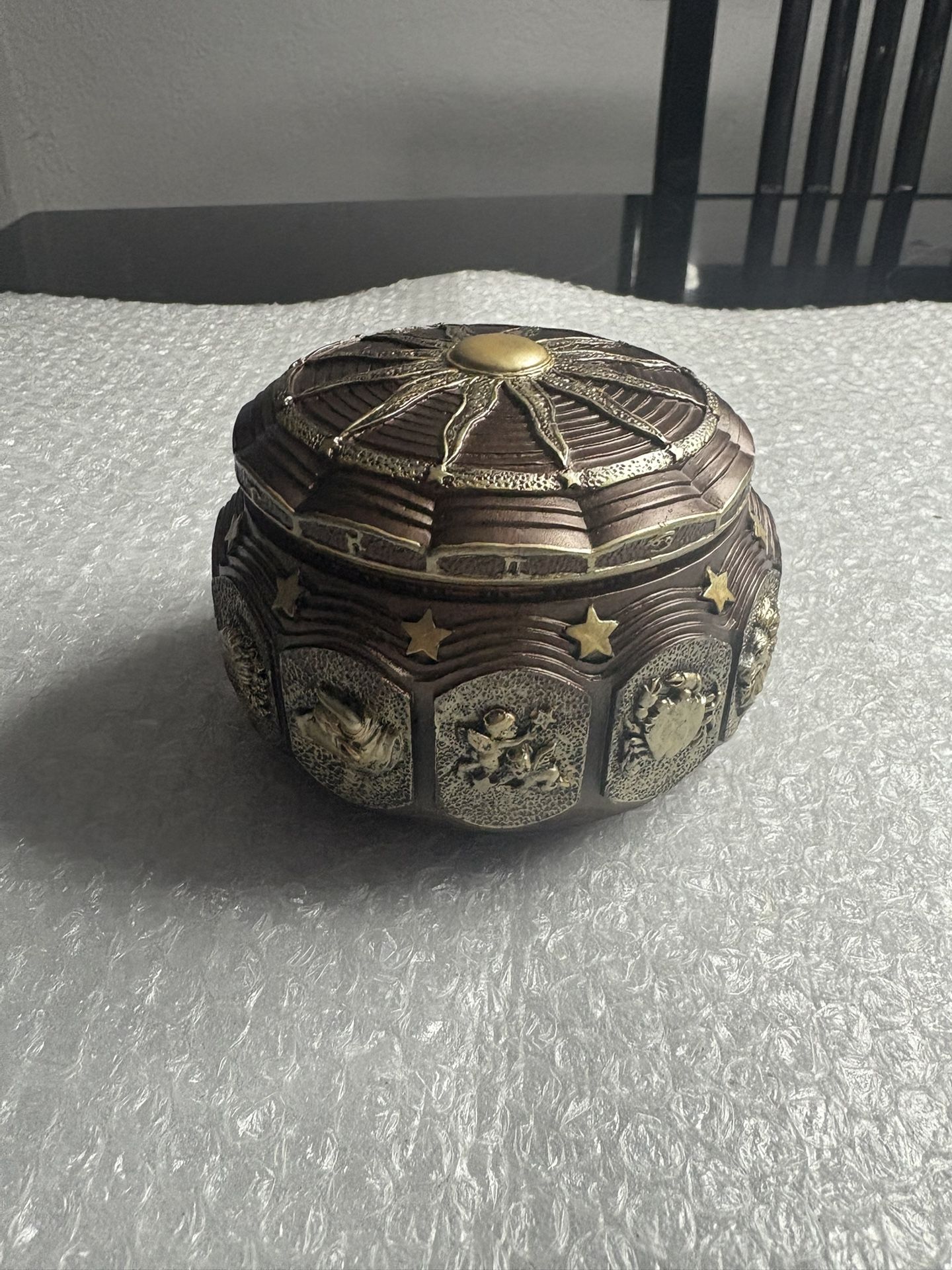 12 Constellation Music Box