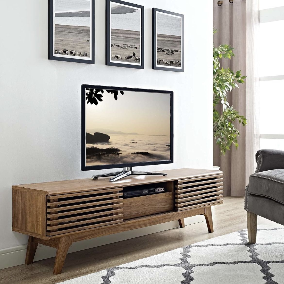 MCM tv Stand 