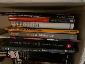 Wigs make up pro books