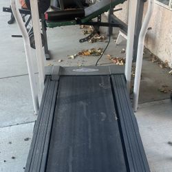 Weslo Cadence 4.6DS treadmill. All Functions Working for Sale in Quartz Hill CA OfferUp