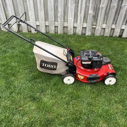 22” Toro FWD Self Propelled Lawnmower With Briggs And Stratton Engine 