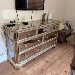 Mirrored Dressers and Nightstand