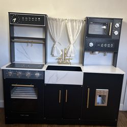 Play Kitchen 