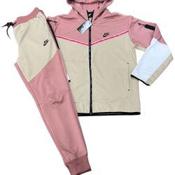 Nike Sweatsuits 