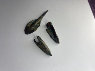 Old Antique Arrows Head . 10-11 Age . Copper . Original 
