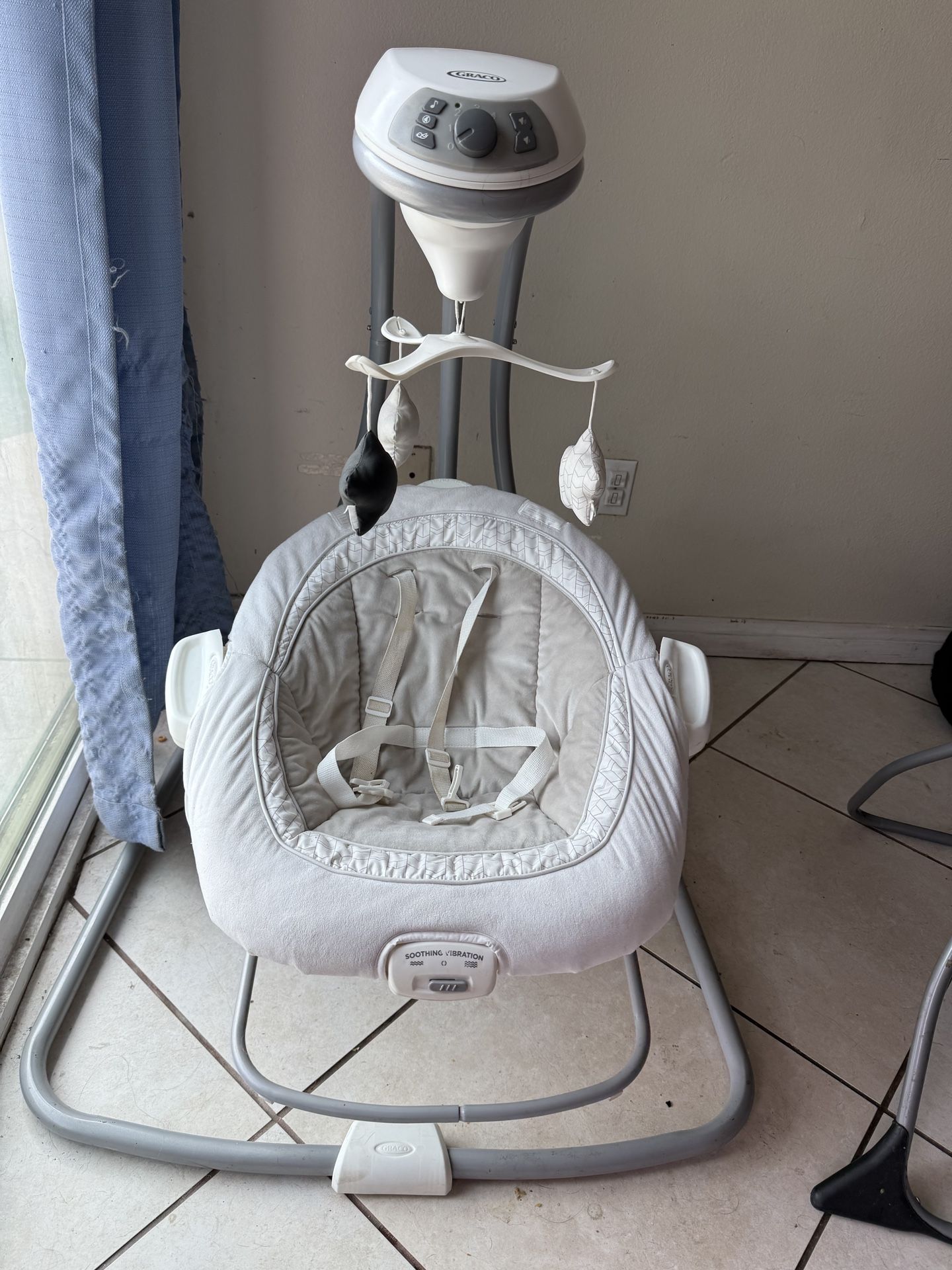 Swing/detachable Seat