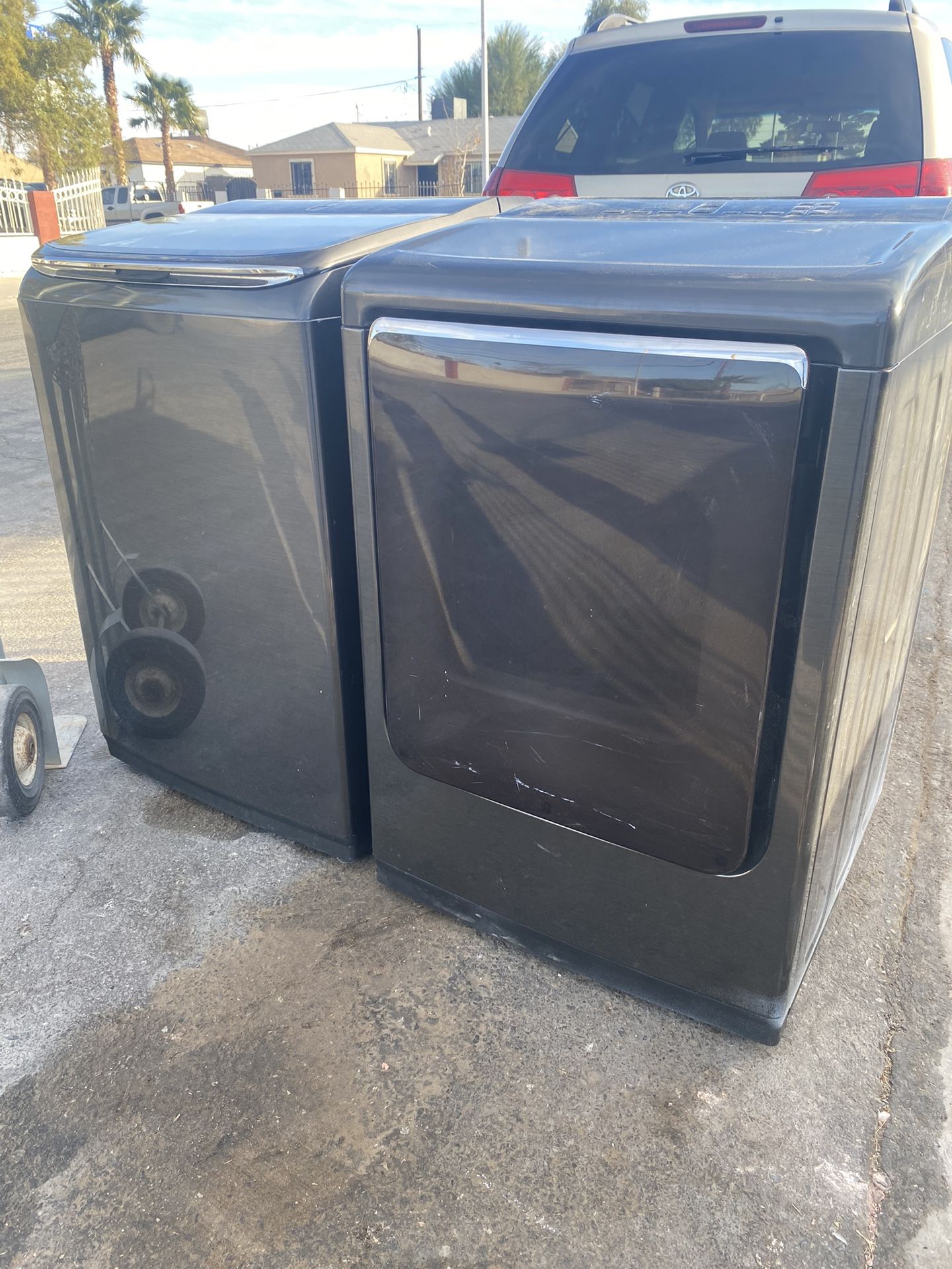 Samsung brand electric washing machine and gas dryer