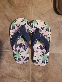 Roxy brand size 10 toddler sandals