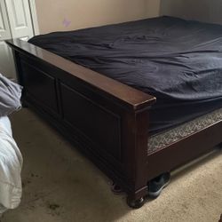 King Size Bed Frame / Mattress 