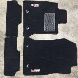 Toyota GR86 Floor Mats 