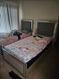 Twin size bed
