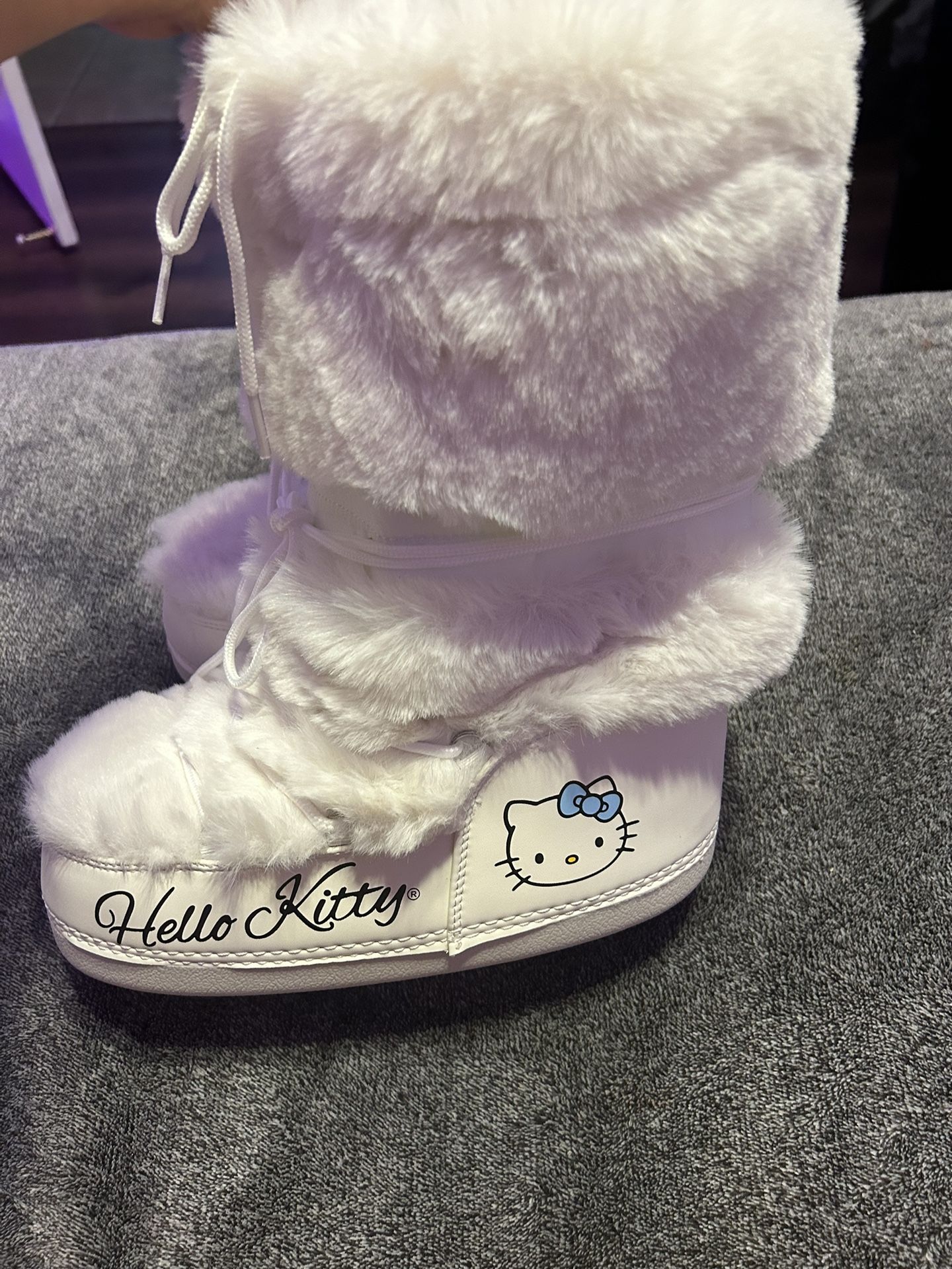 Hello kitty snow boots 
