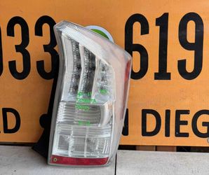 2010-2011 toyota prius lh led taillight oem