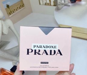 Prada Patadox