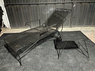 Single Metal Pool Lounger w/ Small Metal Table
