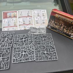 War Hammer Figurines!