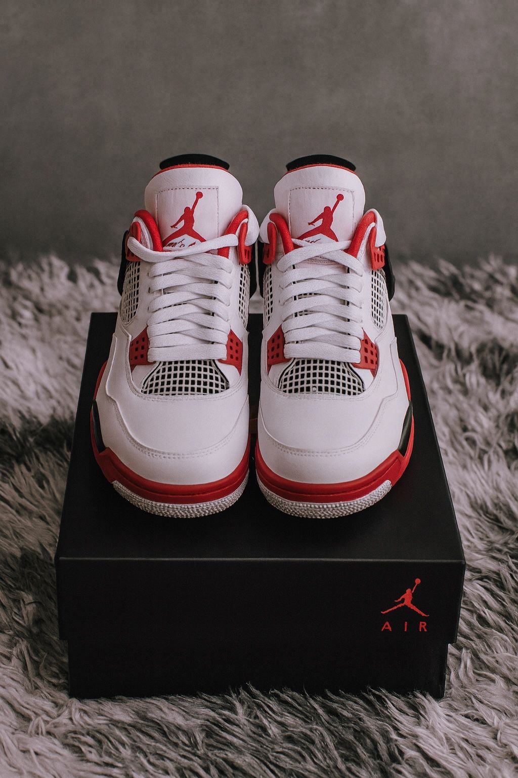Jordan 4 