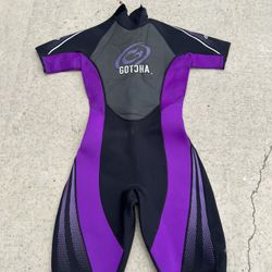 New with tags women’s ladies 9/10 shorty short sleeve spring summer wetsuit 5’6”-5’9” 130-140lbs surfing swimming bodyboarding beach