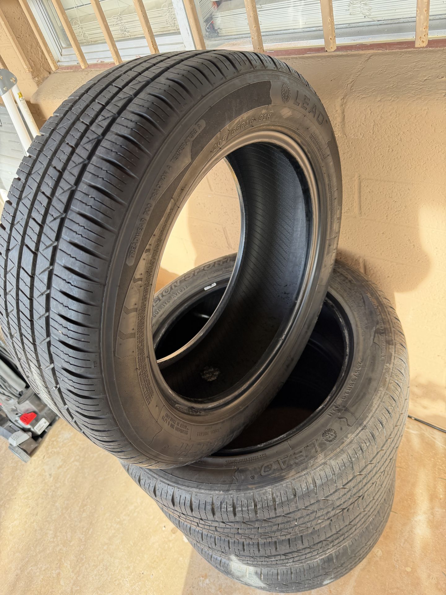 Lion hart tires 205/55/R16 91H