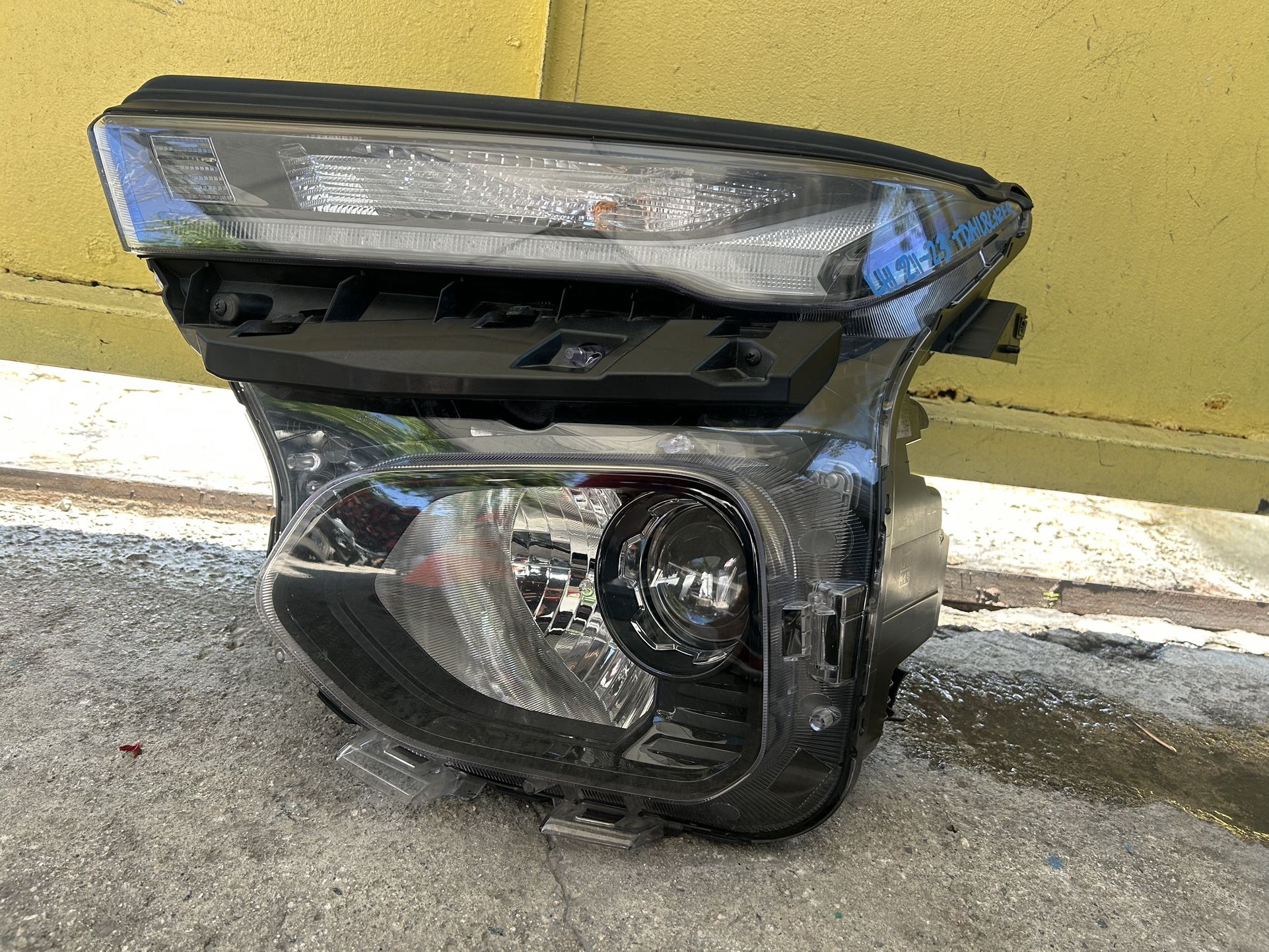 2021-2023 CHEVY TRAILBLAZER LH HEADLIGHT OEM
