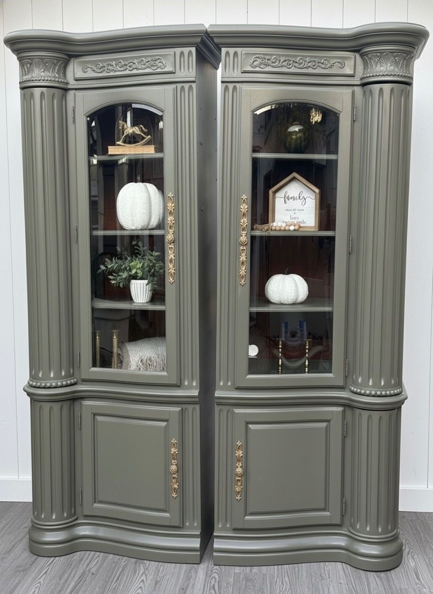 Beautiful large set of cabinets w/ tons of storage 