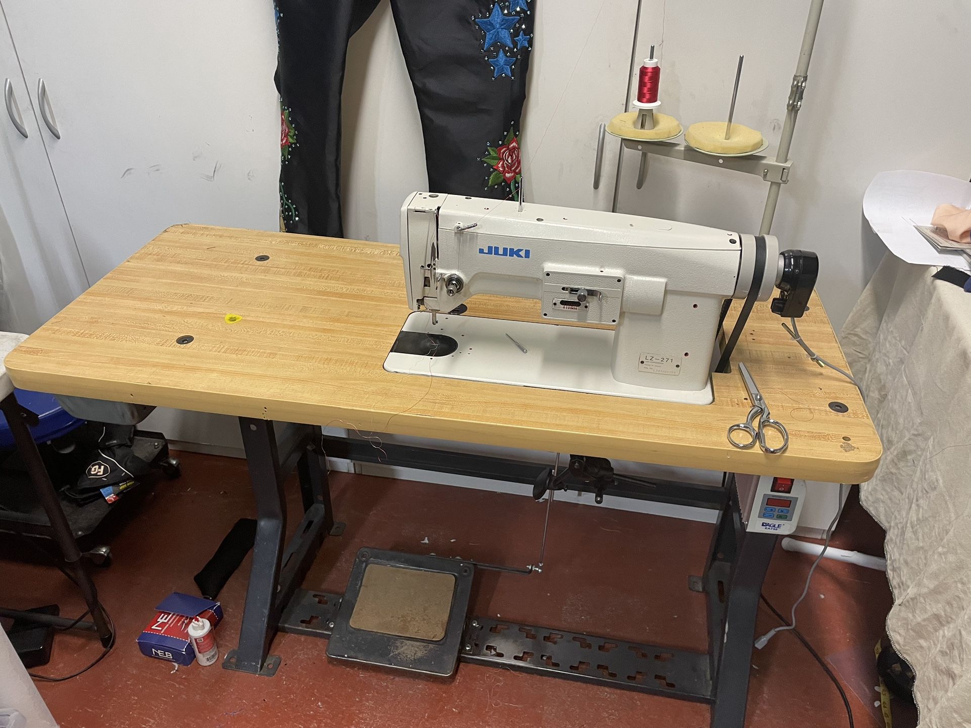 Juki LZ 271 Irish Free Motion Embroidery Machine
