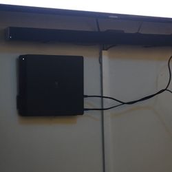 Ps4 Console W/wall Hanger 