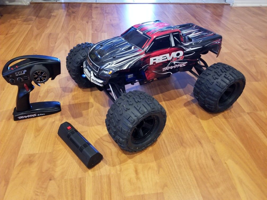 Traxxas Revo 3.3 with Strencher 3.8' RTR