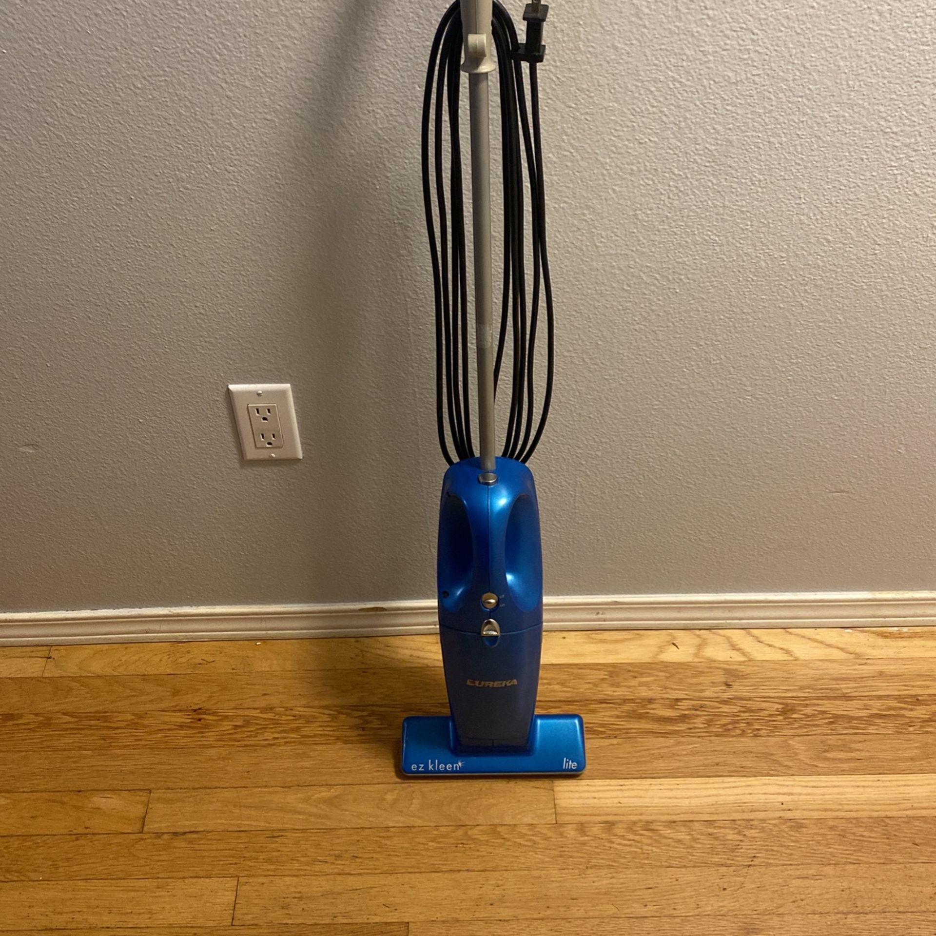 EUREKA EZ CLEAN/ LITE