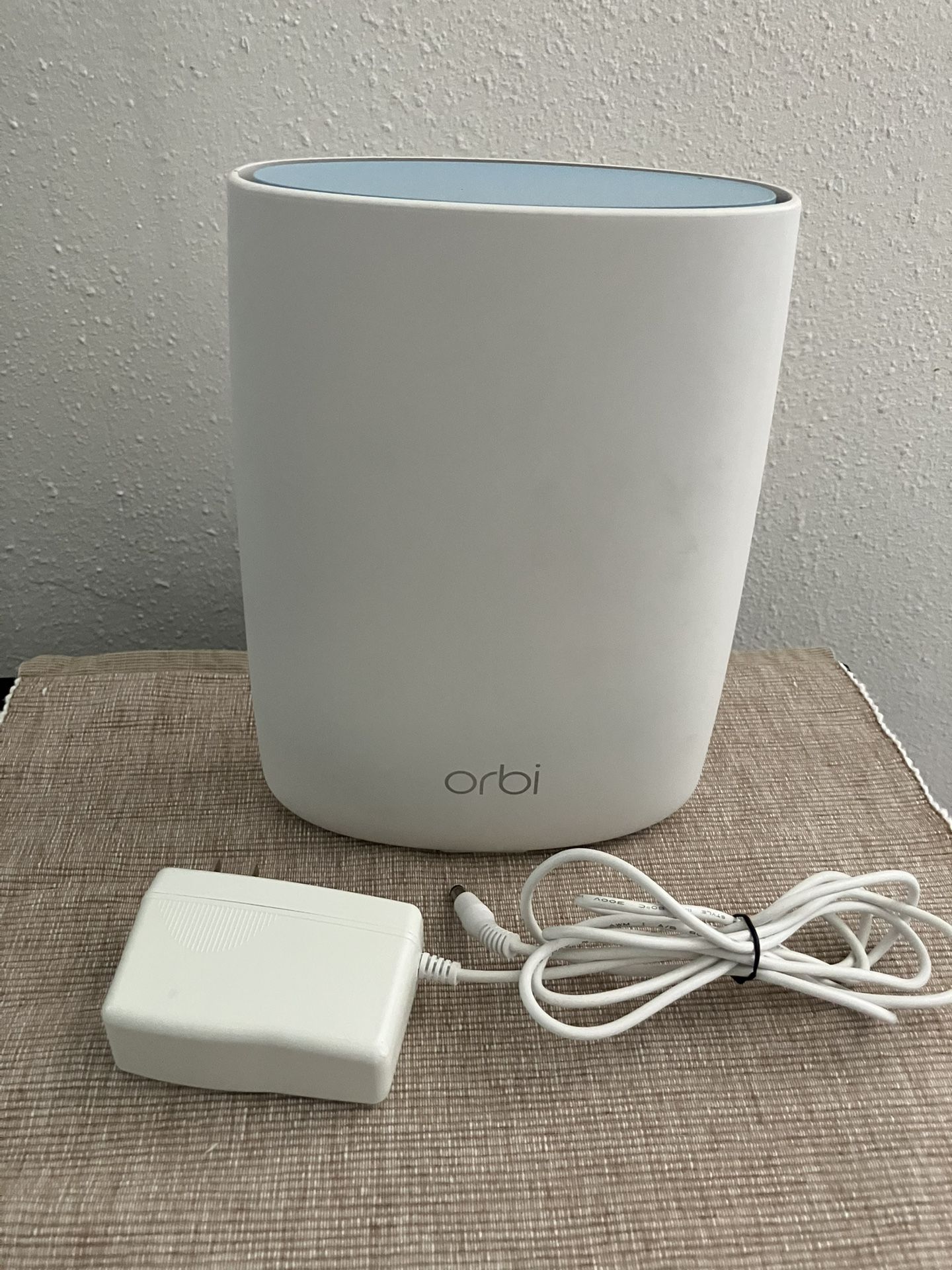 Netgear Orbi RBR50 Wifi Router 