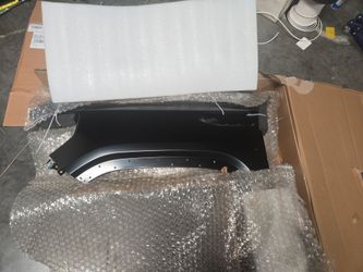 NEW GMC 1500 DRIVERS SIDE FRONT FENDER