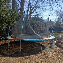 Trampoline 
