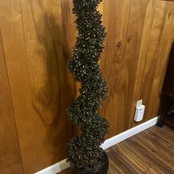  Artificial topiary tree  potted. 