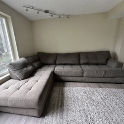 Grey Sectional (Sofa)