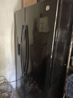 Refrigerator/ Side by side