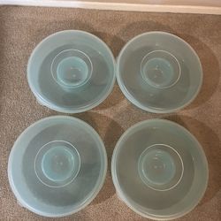 4- Chips And Dip Plastic Container W/ Lids  - Great For Holiday Gatherings 