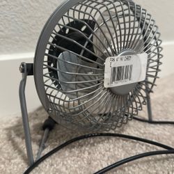 🔥 Stay Cool Anywhere! 🔥 Mini USB Desk Fan – Powerful, Quiet, and Adjustable!