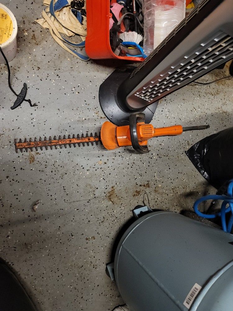 Electronic 16" Hedge Trimmers 