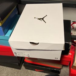 WMNS Air Jordan 1 Mid Size 11