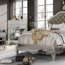 Brand New Silver & Grey 4pc Queen Bedroom Set (Available In California & Eastern King)
