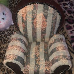 DOLL CHAIR 