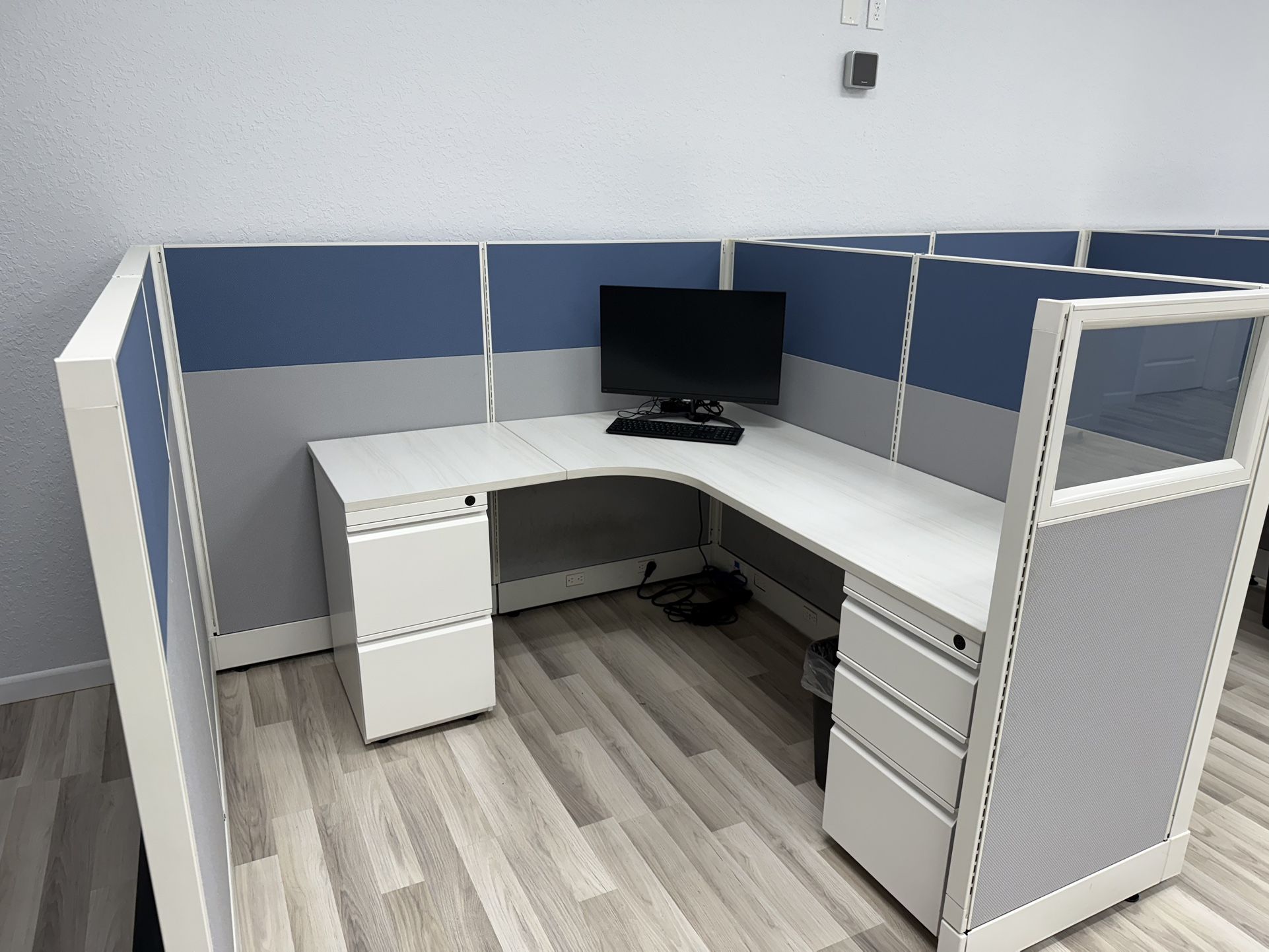 1 Premium Cubicle With Desk, Panels, Electrical And Data Ready